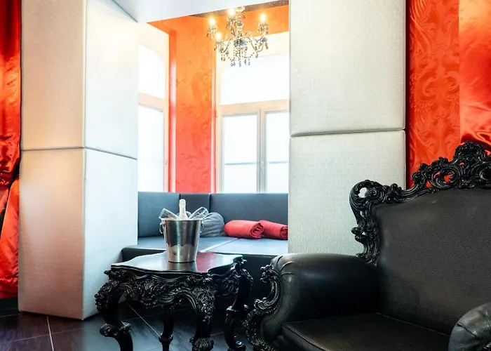Urania Hotel