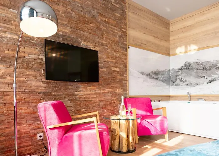 Urania Hotel 3*