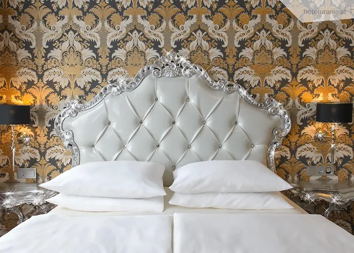 Urania Hotel 3*