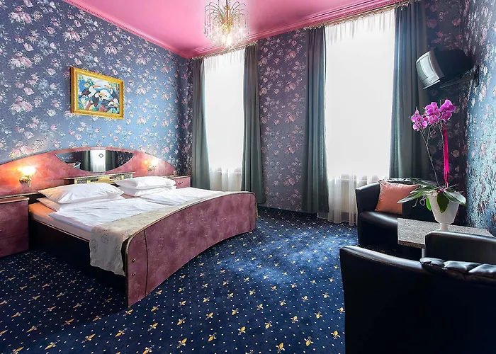 Urania Hotel