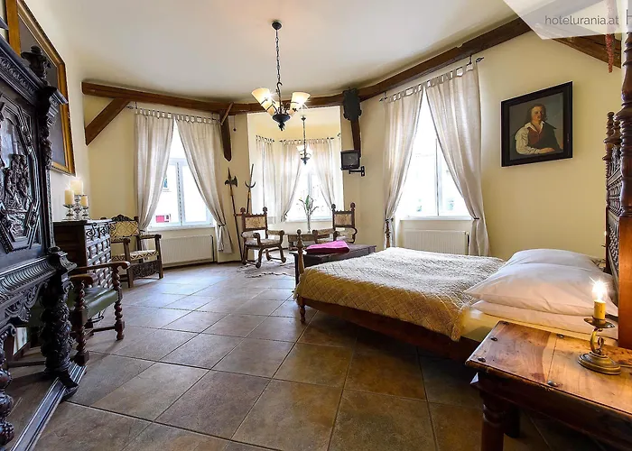 Urania Hotel
